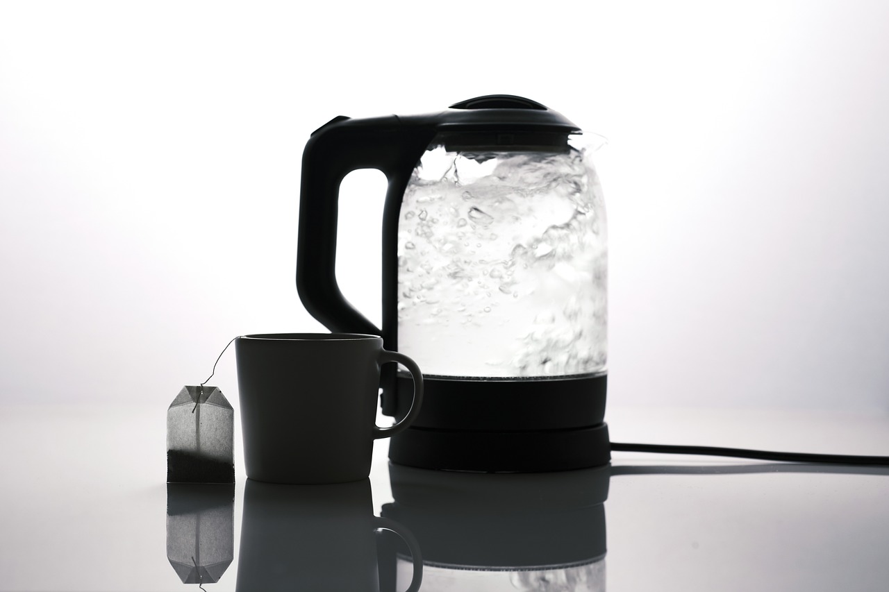 how to boil water in an electric kettle